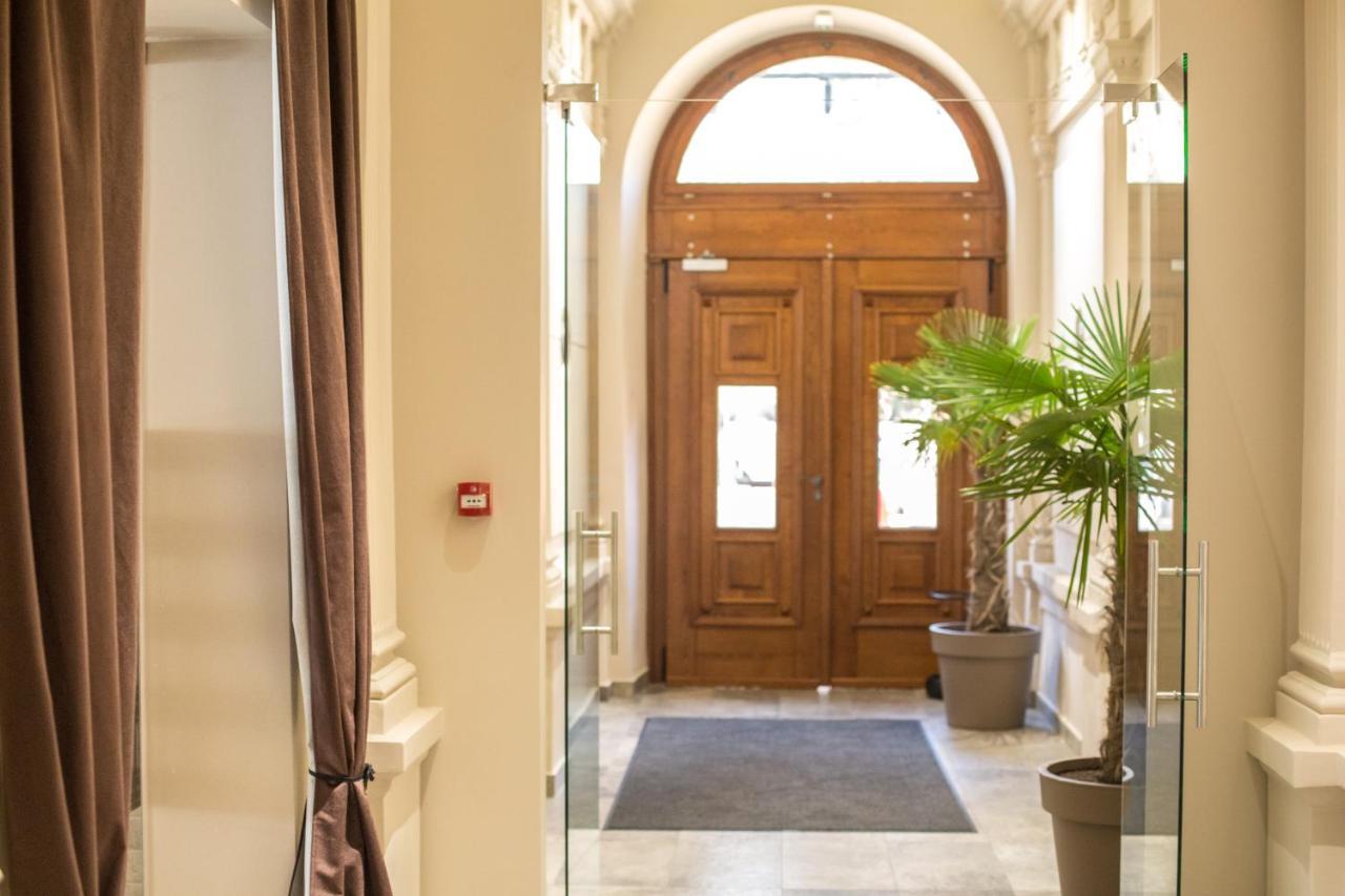Hotel Grand Hedonist Pancsova Kültér fotó